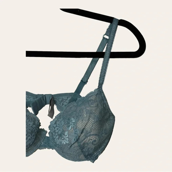 0264. VICTORIA’S SECRET‎ PADDED BRA UNDERWIRE SIZE 36C - Picture 3 of 7